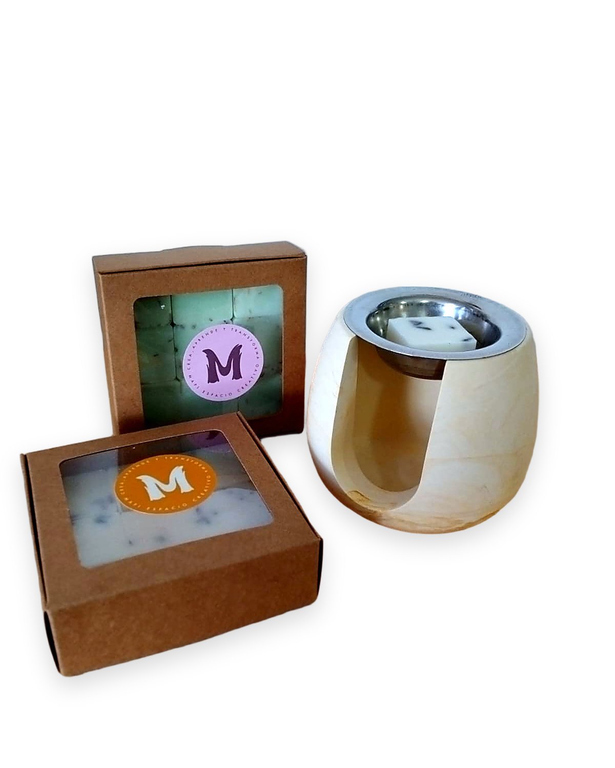 Cajas de wax melts con monograma M y quemador de madera